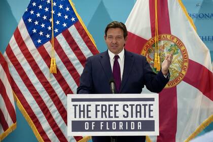 (Archivo) El gobernador de Florida, Ron DeSantis, compartió un mapa en el que se detalla que el territorio presenta la mayor concentración de operativos de agencias locales que colaboran con el ICE